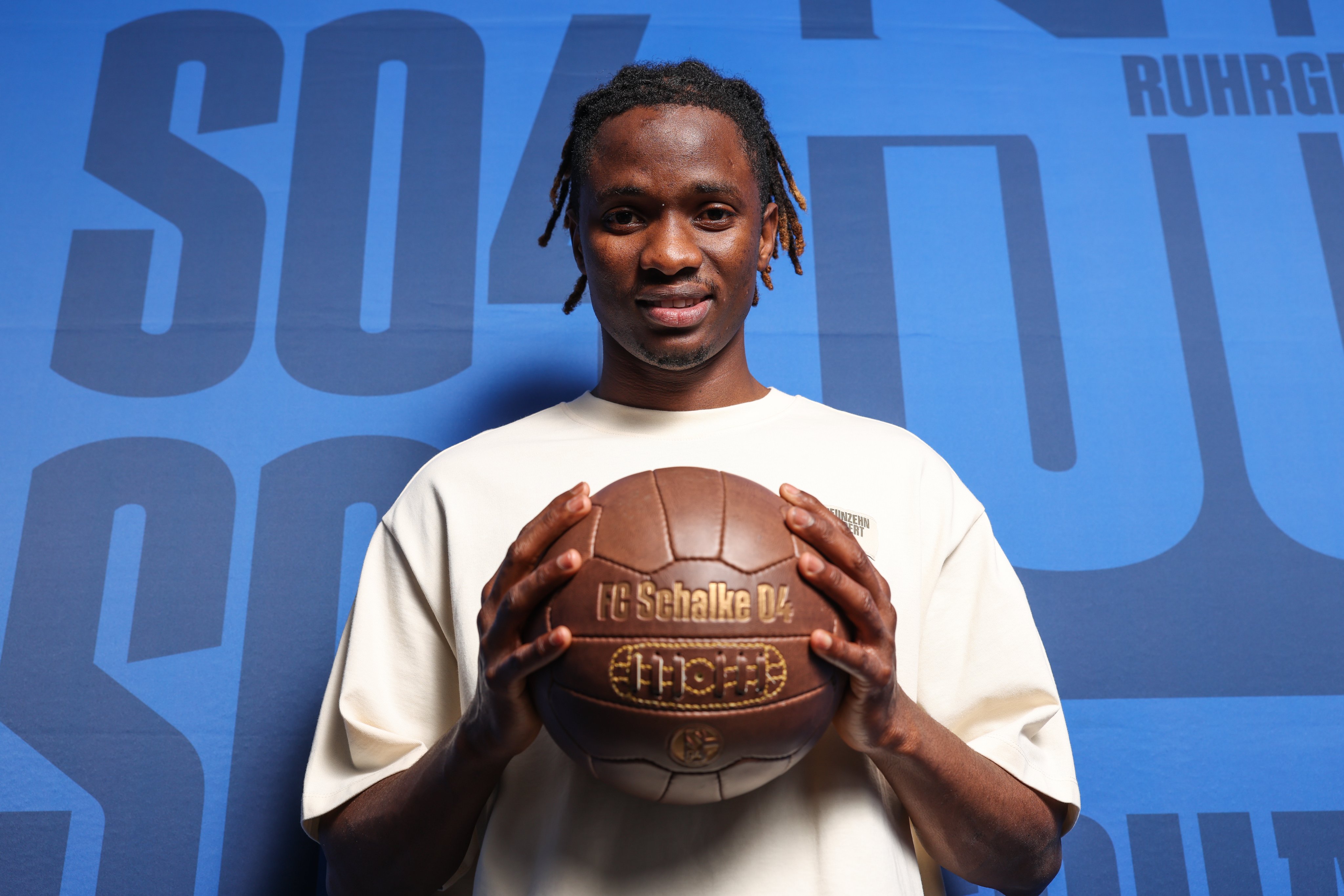 宝威体育-关于沙尔克连续不败，球队士气高涨迎接挑战的信息